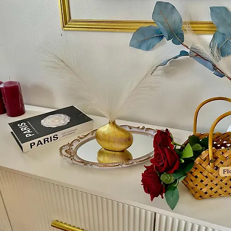 Apartment Golden Eiffel Tour ! *