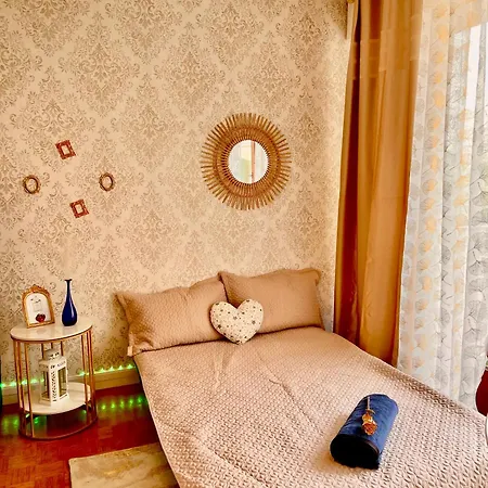 Golden Eiffel Tour ! Apartment *